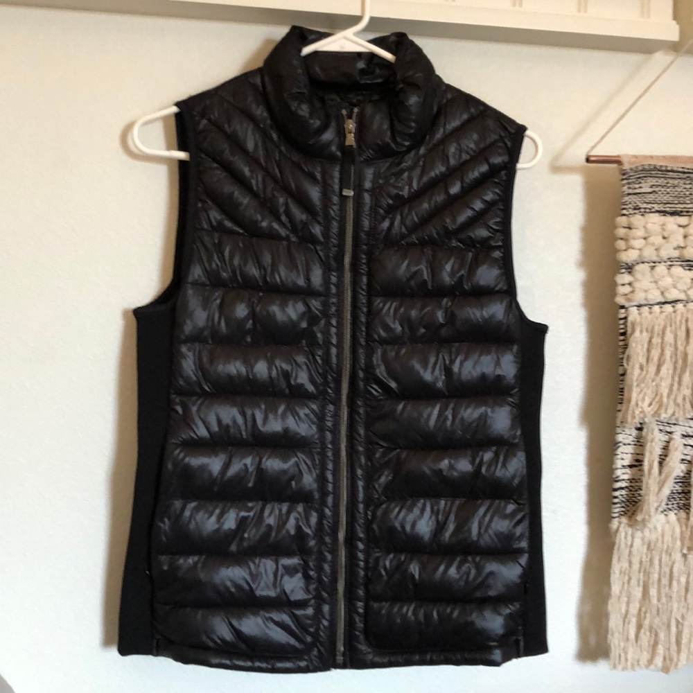 Gap puffer vest